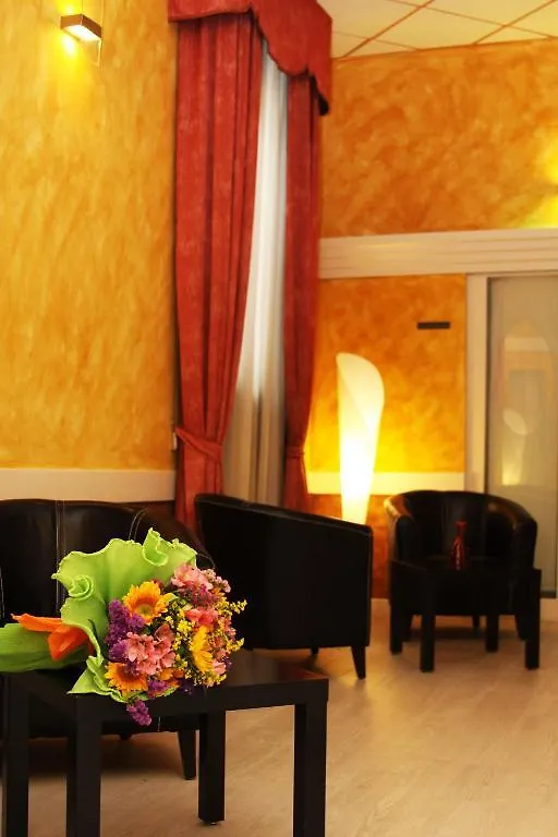 Petit Hotel Piacenza Italy