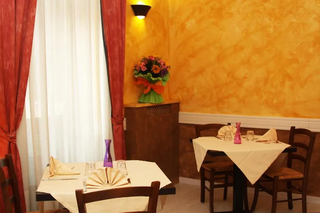 Petit Hotel Piacenza 3*,