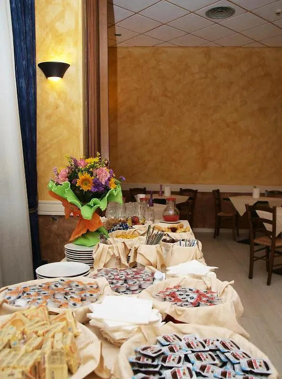 Petit Hotel Piacenza 3*,