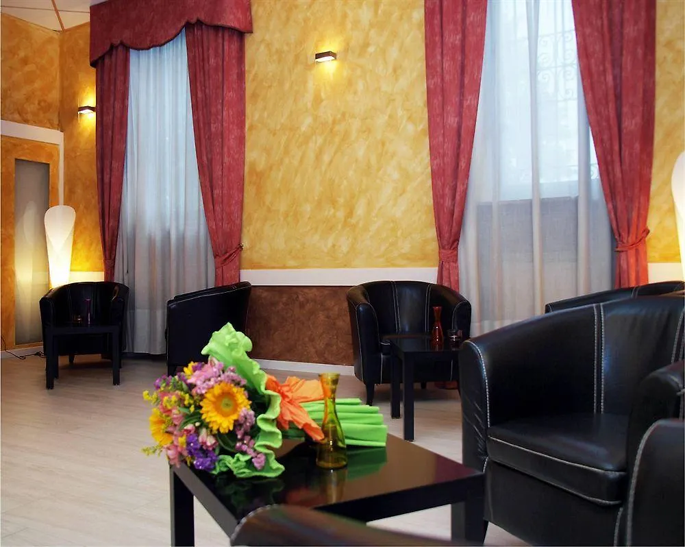 Petit Hotel Piacenza Italy