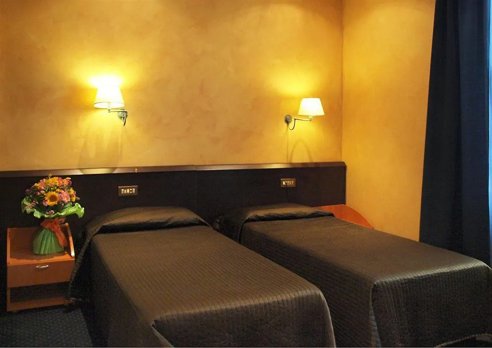 ***  Petit Hotel Piacenza Italy