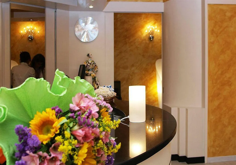 Petit Hotel Piacenza 3*,