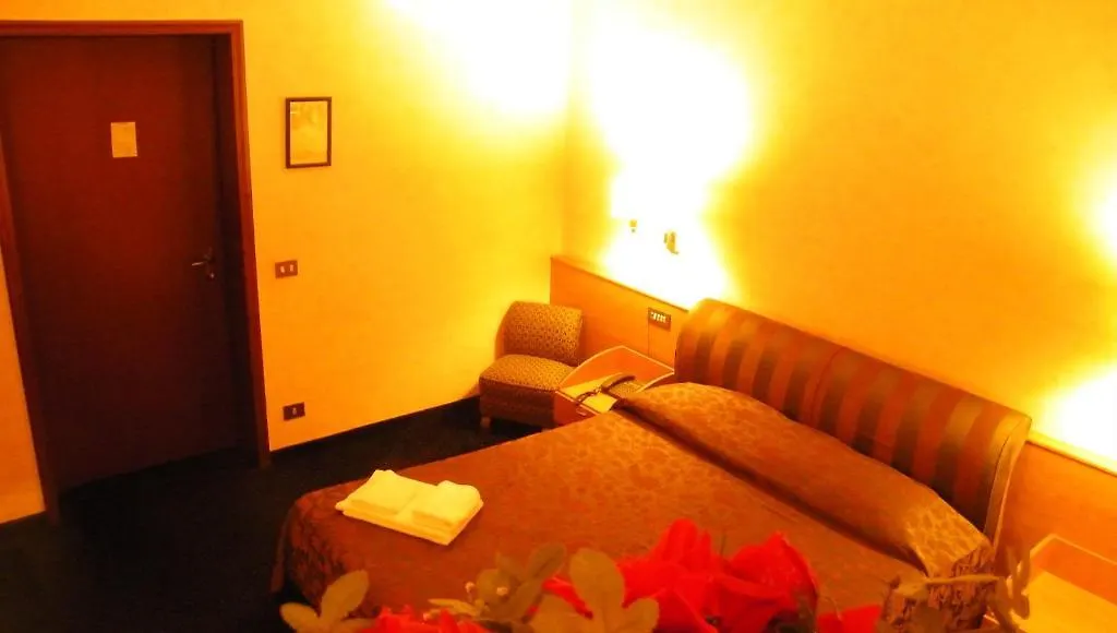 ***  Petit Hotel Piacenza Italy